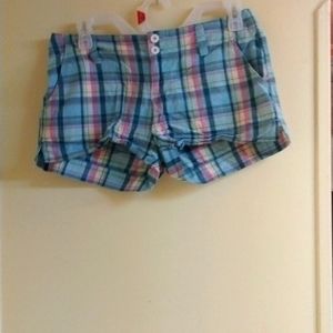 SO brand, size 5, blue/pink/creme plaid shorts